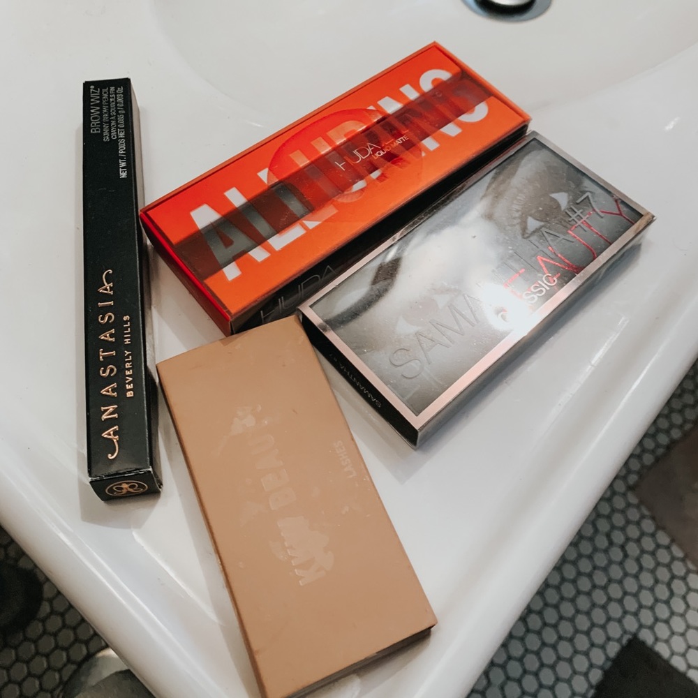 ALL BRAND NEW MAKEUP BUNDLE